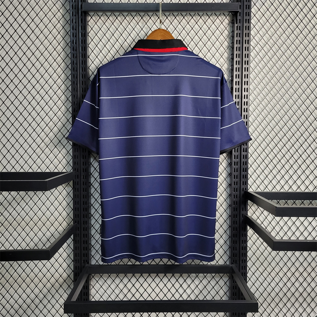 Manchester United 1999/00 Away Shirt